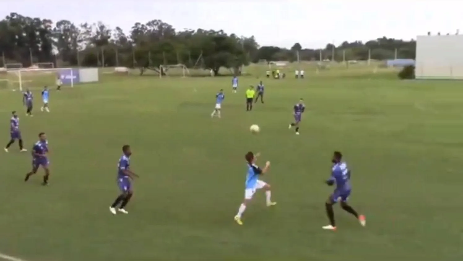 Torcida do Grêmio cobra punição para zagueiro que lesionou jovem da base; rival se manifesta em nota Grêmio contra Santa Cruz