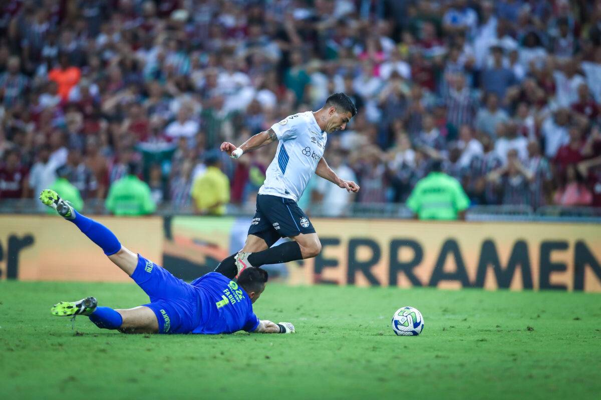 Guerrinha afirma ter se assustado com primeira amostra do Grêmio sem Suárez: "Todo atrapalhado" Suárez
