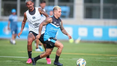 No aguardo de novos reforços, Renato faz teste com Soteldo em posição diferente no Grêmio Renato