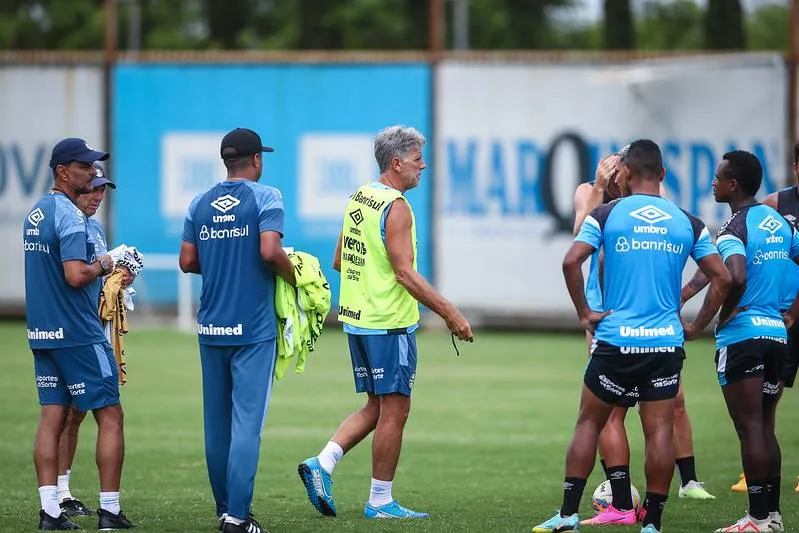 Mercado do Grêmio: clube empresta jovem meia e confirma que quer um novo zagueiro Grêmio