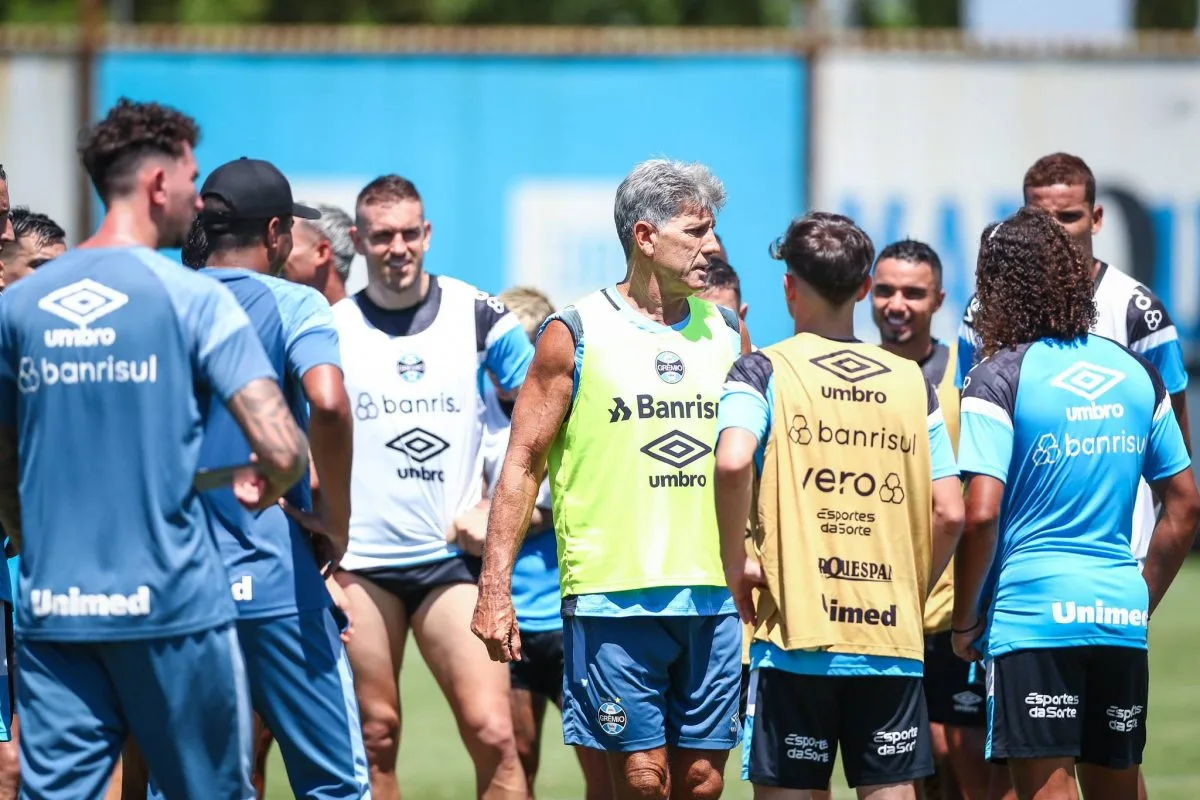 Renato fica perto de ganhar meio-campista e Grêmio se aproxima do 4° reforço para 2024 Renato no Grêmio