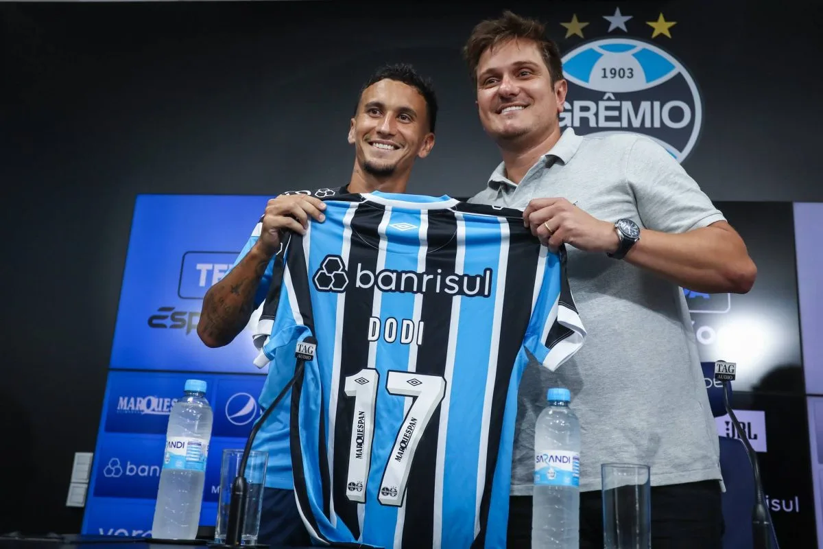 Dodi relembra passagem pela base do Grêmio e aguarda grande ano: "Volto mais maduro" Grêmio apresentou Dodi