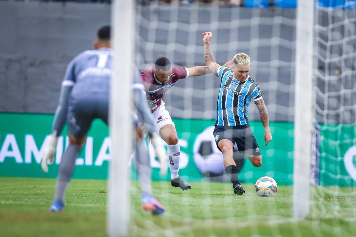 Grêmio de Renato teve a estreia de Soteldo