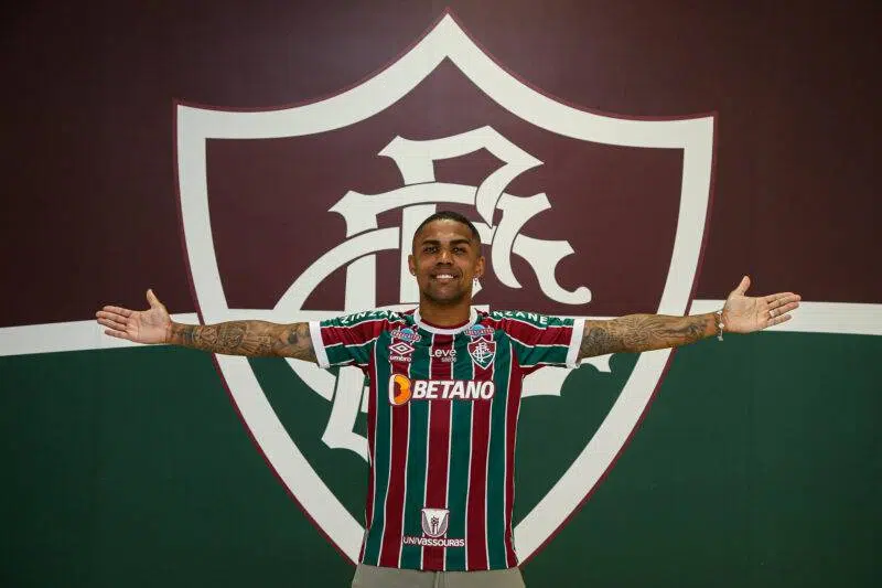 Douglas Costa é eleito pior contratação do Brasil em 2024; dois gremistas aparecem na lista Douglas Costa