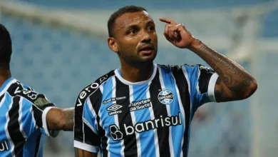 Dois meses após deixar o Grêmio, saiba como está a situação do centroavante JP Galvão Grêmio teve JP Galvão