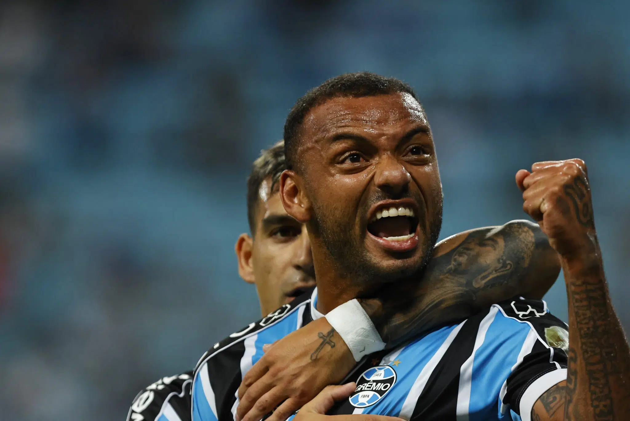 JP Galvão se manifesta após marcar o primeiro gol com a camisa do Grêmio: "Estava faltando" Grêmio