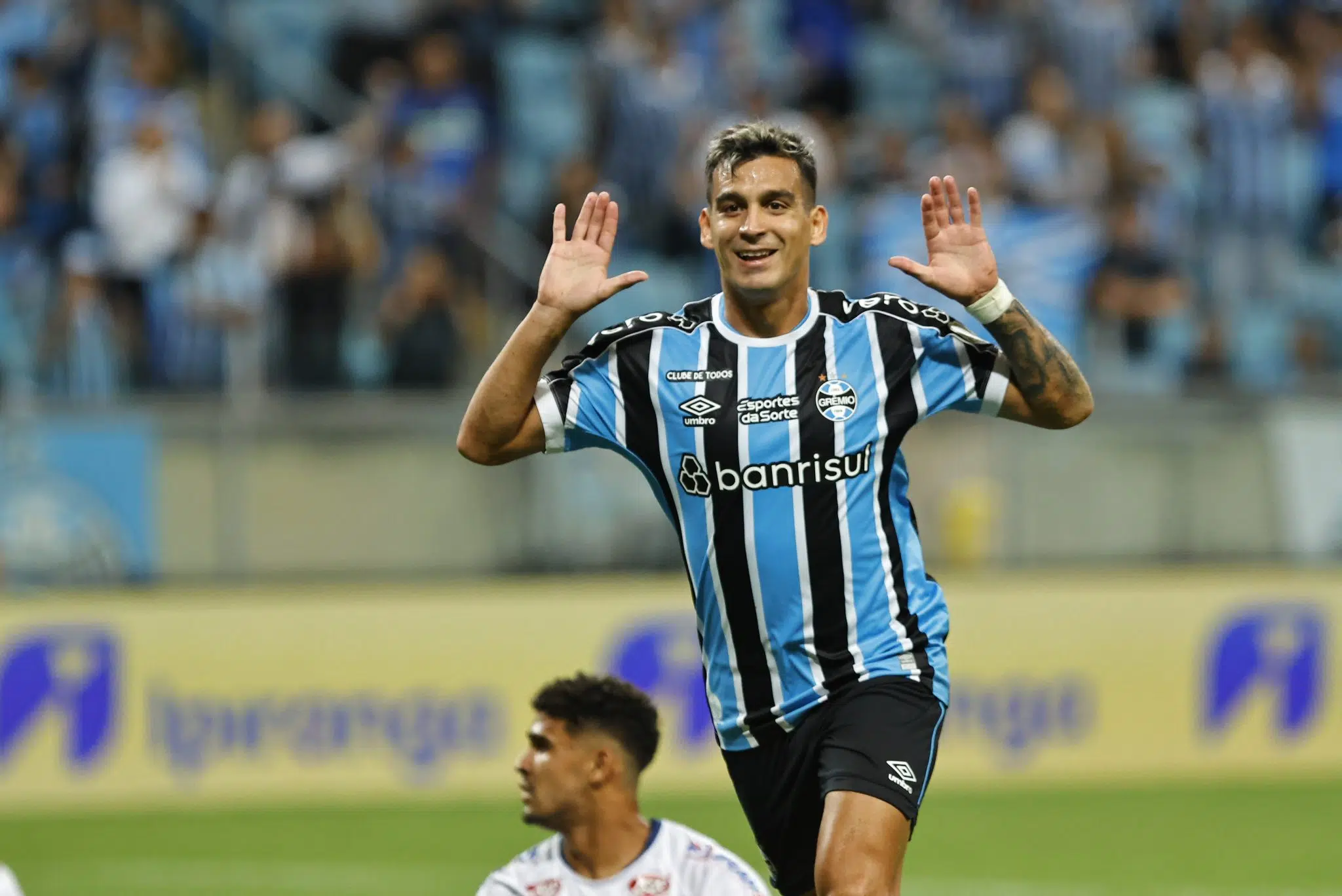 Insatisfeito no Grêmio? Empresário de Cristaldo estranha rumores e se manifesta na web Cristaldo pelo Grêmio