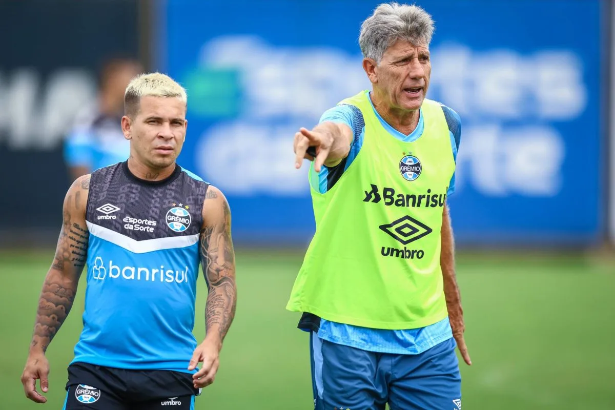 Dois reforços, JP Galvão de "9" e esquema favorito de Renato: como o Grêmio deve abrir a temporada Grêmio