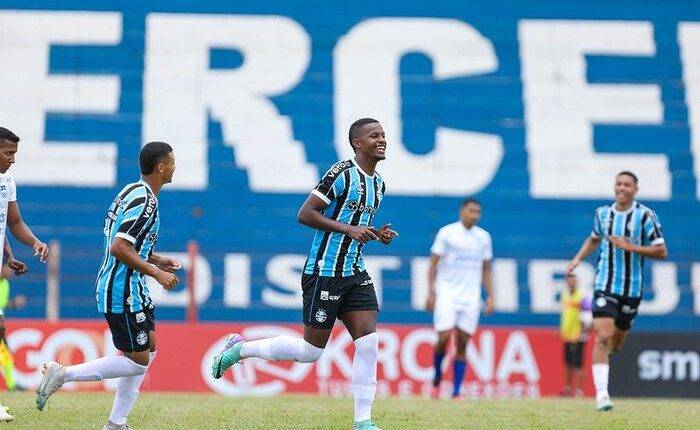 Jardiel brilhando pelo Grêmio