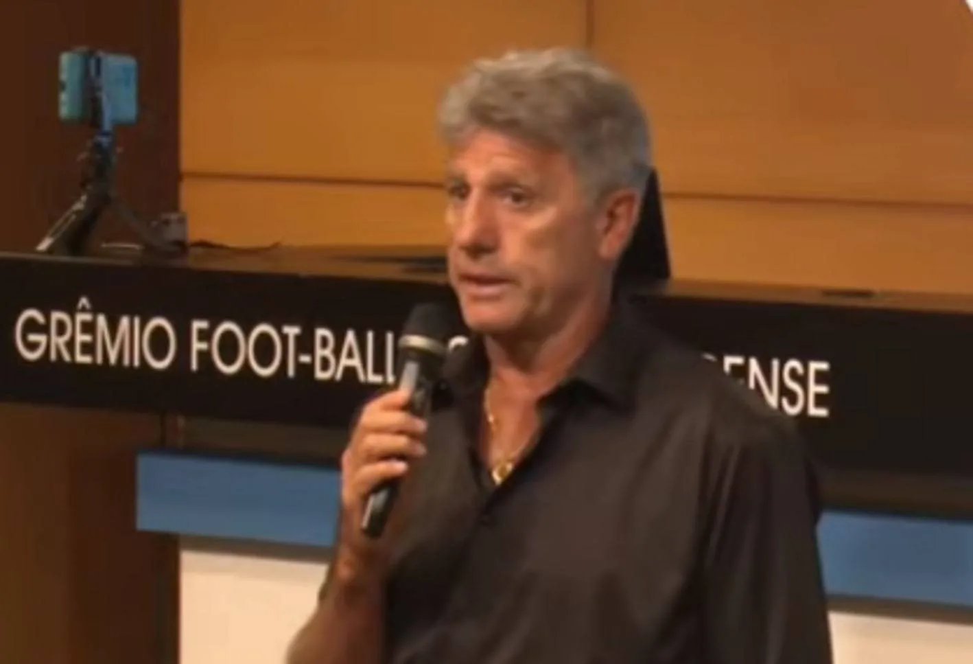 Na reapresentação do Grêmio, Renato diz que "responsabilidade" aumentou; Guerra promete mais reforços Grêmio