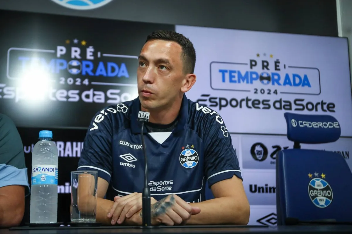 Apresentado, Marchesín cita Marcelo Grohe e se compara com Kannemann em campo: "Fico maluco" Marchesín é do Grêmio de Renato