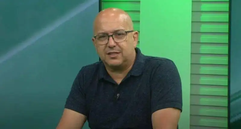 Comentarista aponta "incríveis semelhanças" entre Renato e Quinteros no Grêmio Cidade Dias comenta o Gre-Nal e o Grêmio de Renato