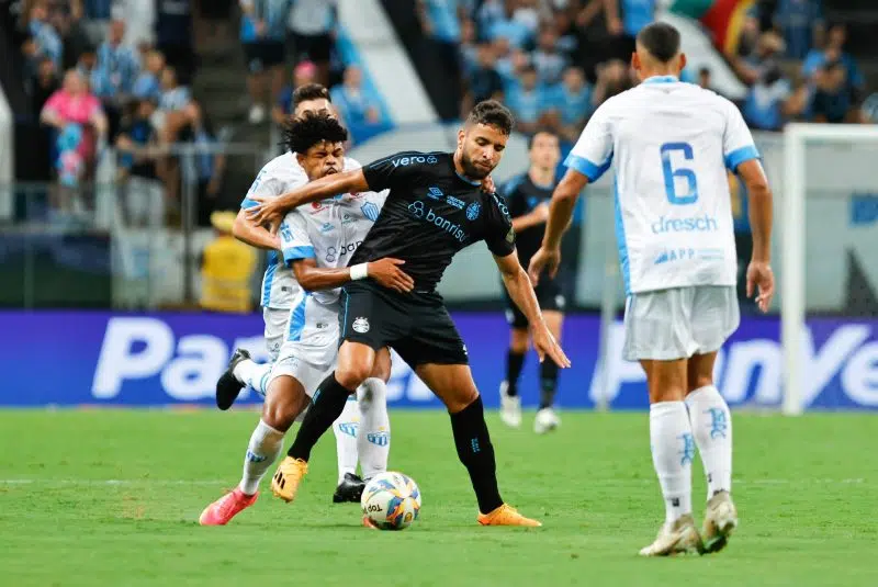Clube da Série A se movimenta nos bastidores e procura Grêmio para contratar Pepê Pepê