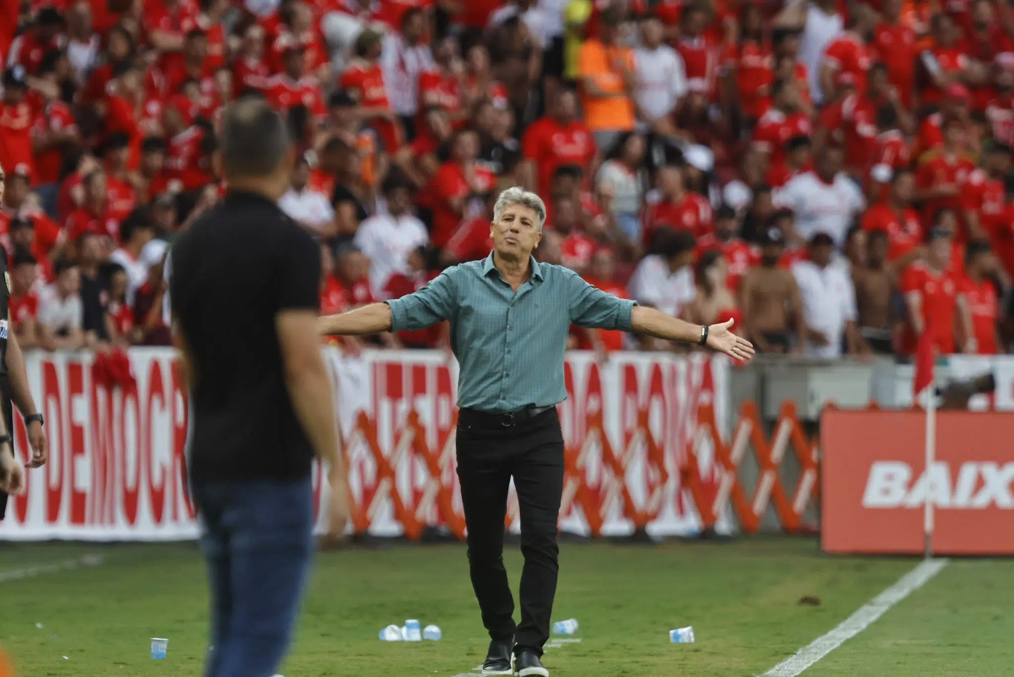 Renato explica ausência de Geromel no Gre-Nal e revela o que disse para Daronco no fim do jogo Renato
