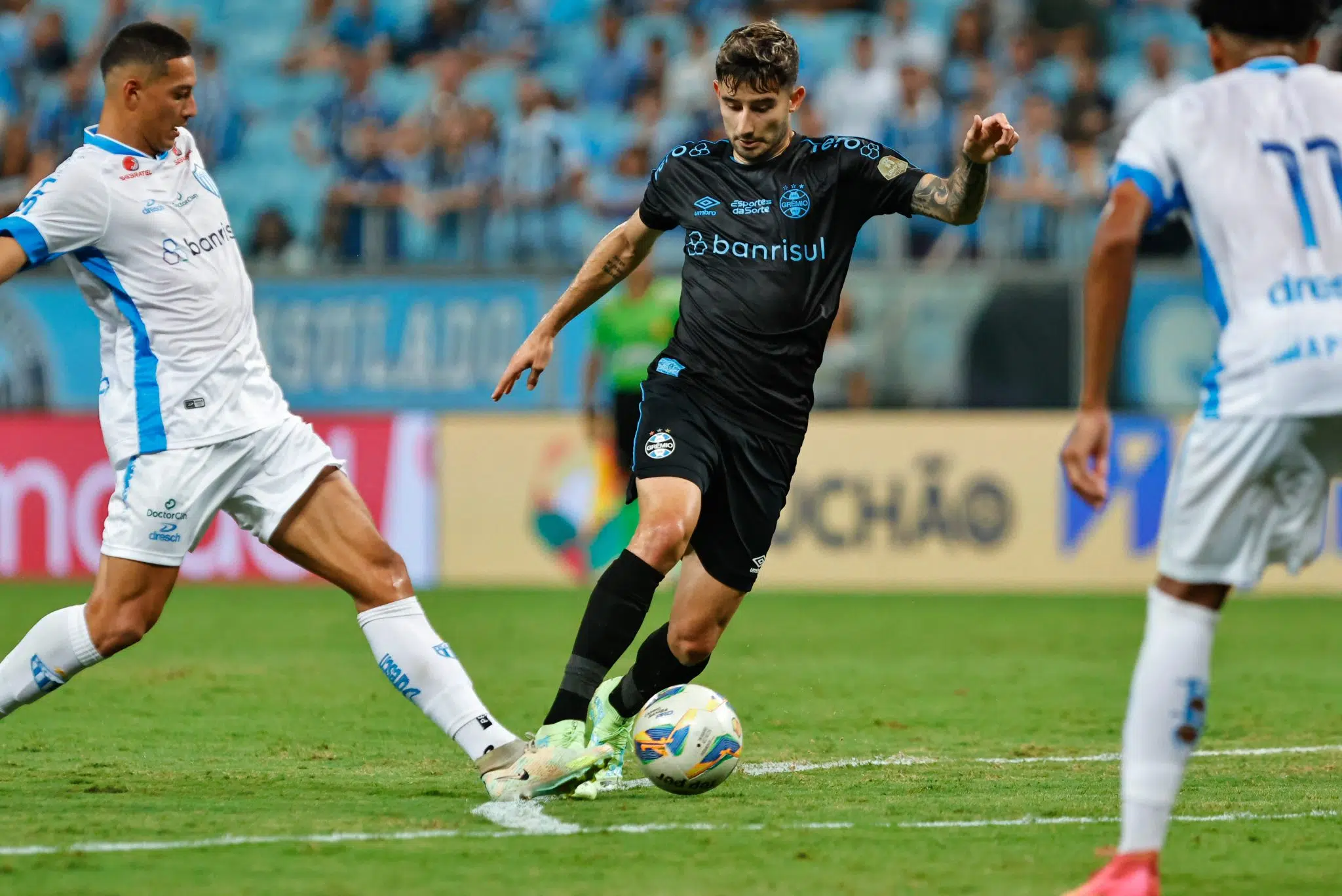 Renato admite preocupação com Nathan Fernandes e explica sequência de Villasanti: "Fominha" Villasanti foi elogiado por Renato no Grêmio