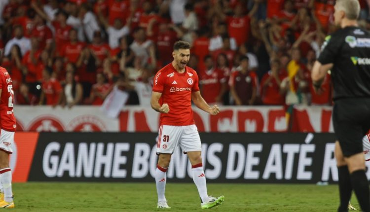 Lucas Alario fez gol pelo Inter