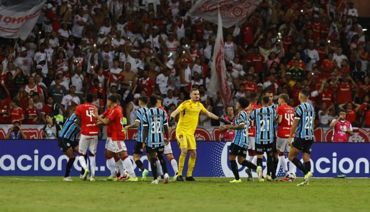 Inter e Grêmio de olho em eventual Gre-Nal na final do Gauchão