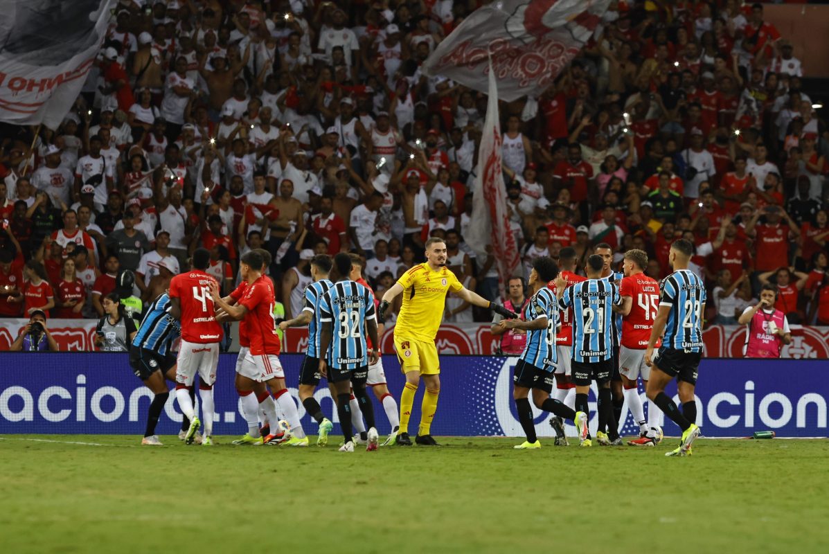 Inter e Grêmio de olho em eventual Gre-Nal na final do Gauchão
