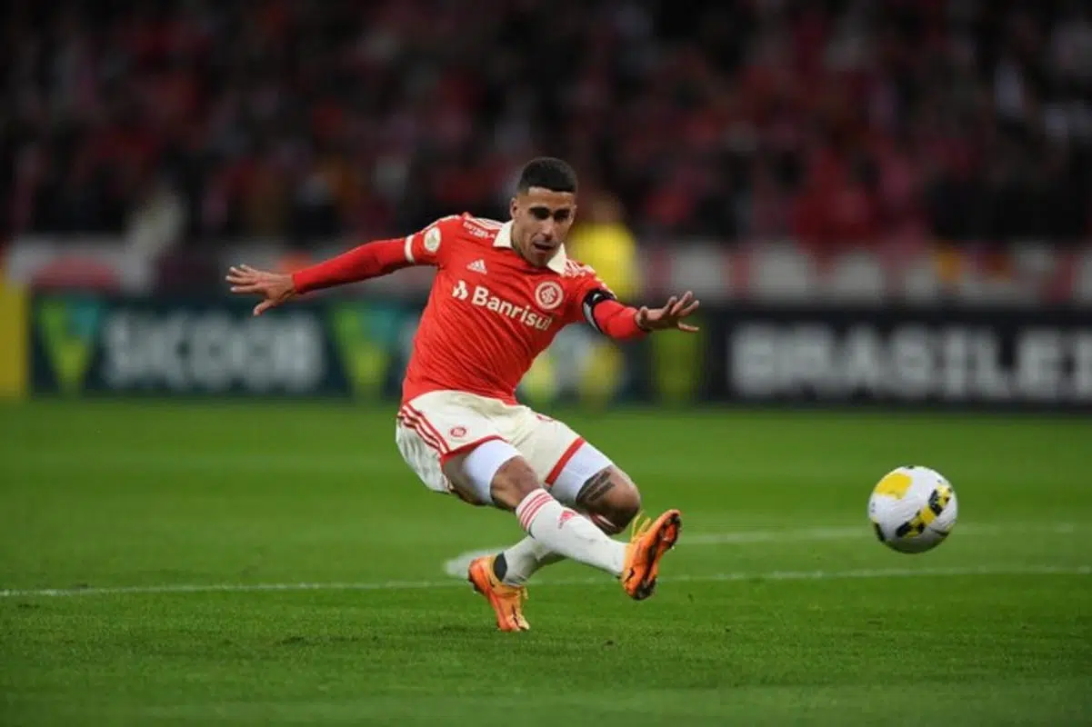 Gabriel esclarece polêmica nas redes sociais e atualiza situação no Inter: "Maior respeito" Gabriel pelo Inter