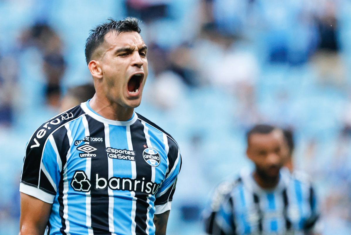 Empresário se pronuncia sobre suposto pedido de Cristaldo por volta de Renato Grêmio