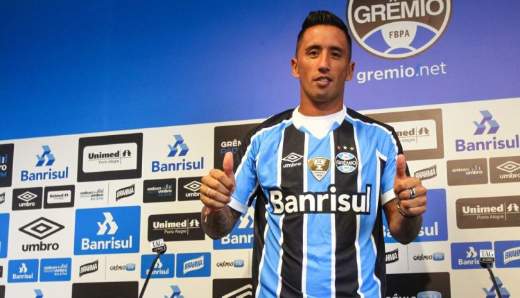 Lucas Barrios na época de Grêmio