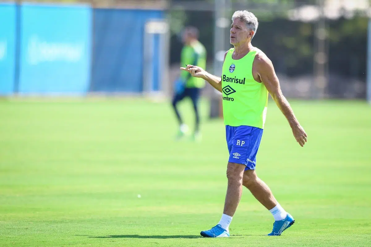 Renato e mais dois jogadores: quem ainda não se reapresentou para os treinos do Grêmio em SP Grêmio de Renato pega o Caxias
