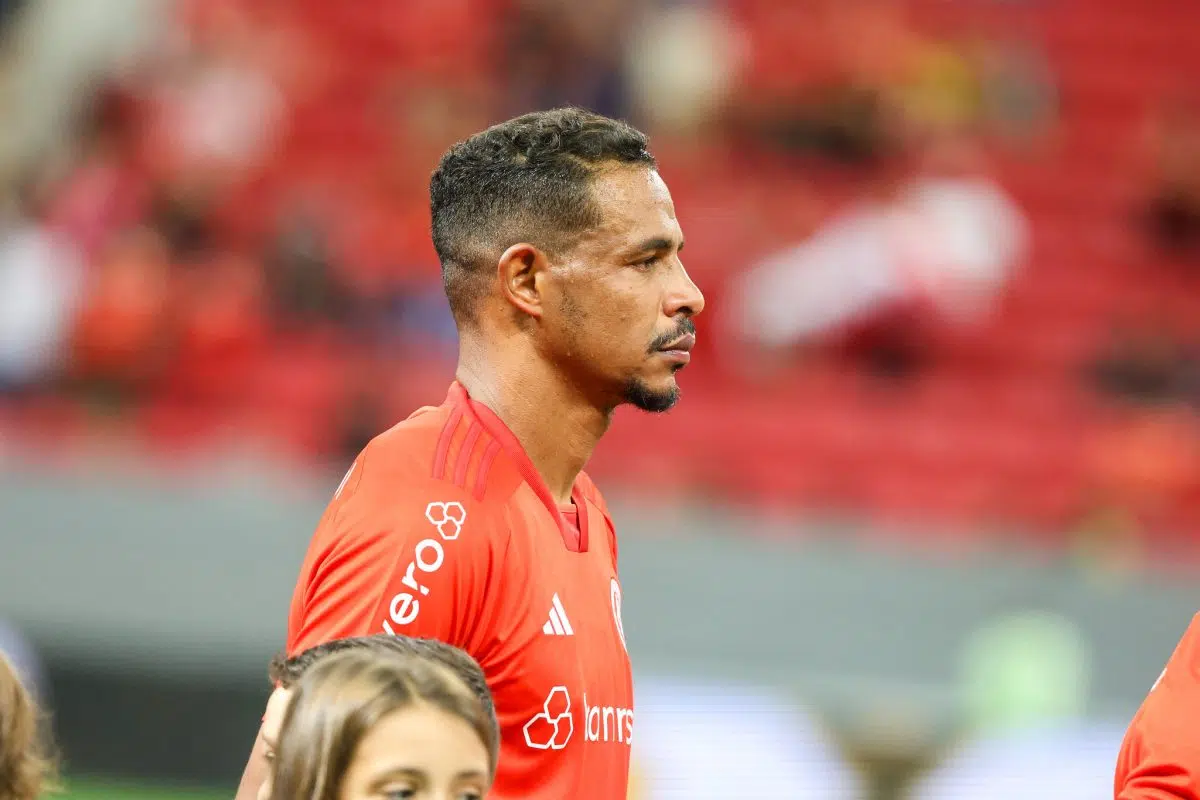 Fernando relembra que era meia e explica como virou camisa 5: "Hoje sou apaixonado" Fernando pelo Inter