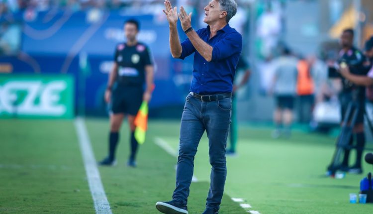 Grêmio de Renato terá muitos jogos