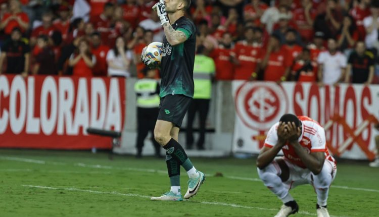 Robert Renan errou pênalti contra o Juventude, que agora pega o Grêmio