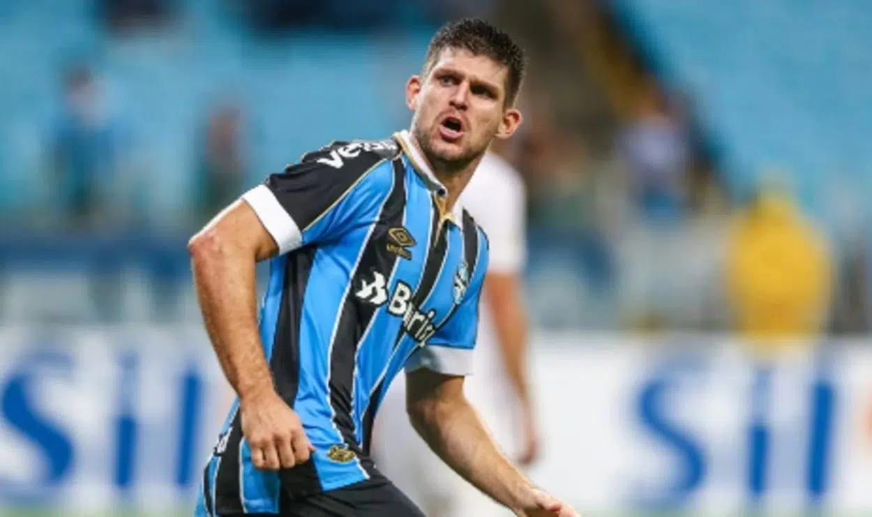 Protocolo adotado pela CBF retira Kannemann de Grêmio x Athletico; entenda o caso Kannemann pelo Grêmio falou de Renato