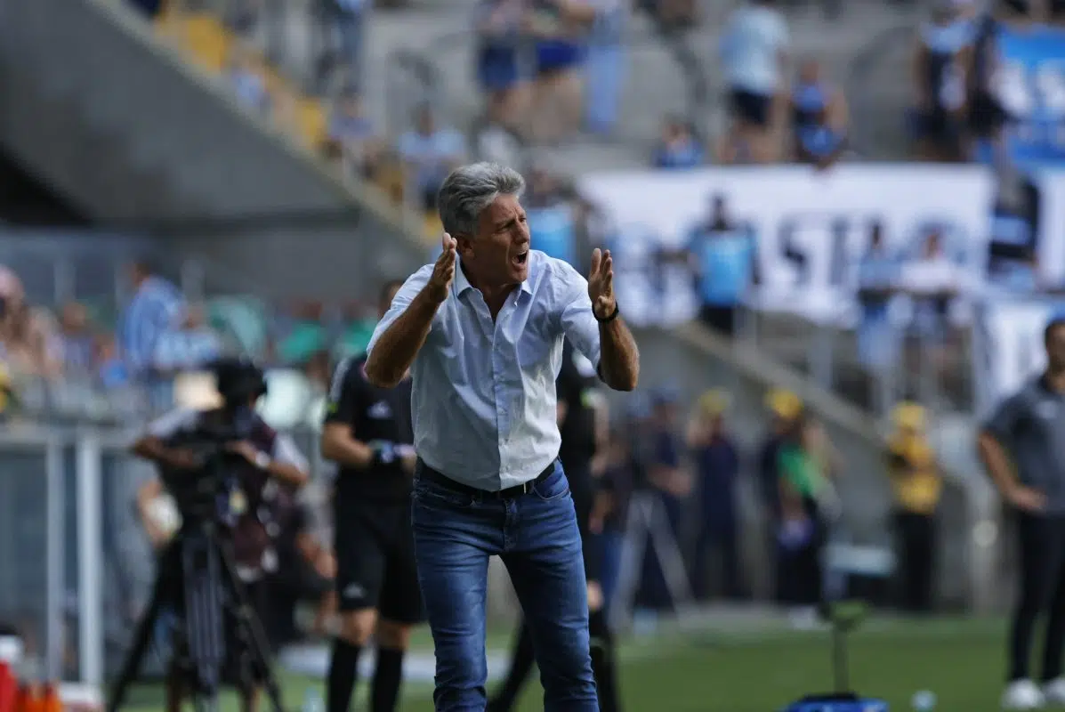 Renato "manda" no Grêmio? Direção afirma que há hierarquia na relação: "Ele sempre respeitou" Renato pelo Grêmio