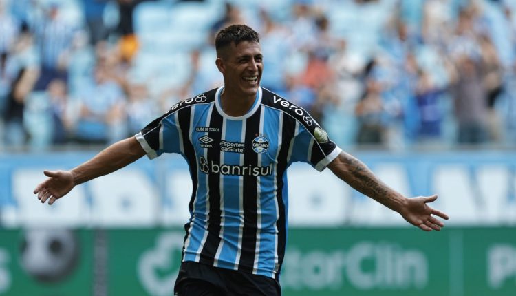 Pavón vem jogando bem no Grêmio