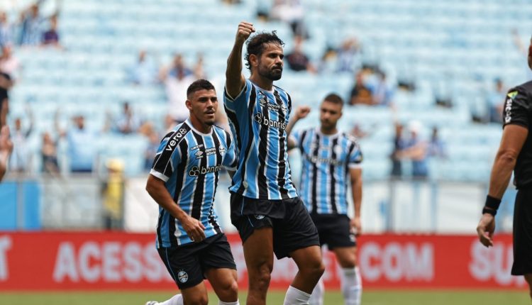 Diego Costa fez gol pelo Grêmio e citou Suárez