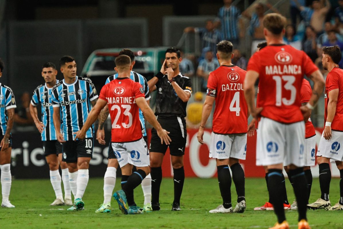 Jornalista do centro do país crava eliminação do Grêmio na Libertadores: "Não me cancelem" Grêmio perdeu para o Huachipato pela Libertadores
