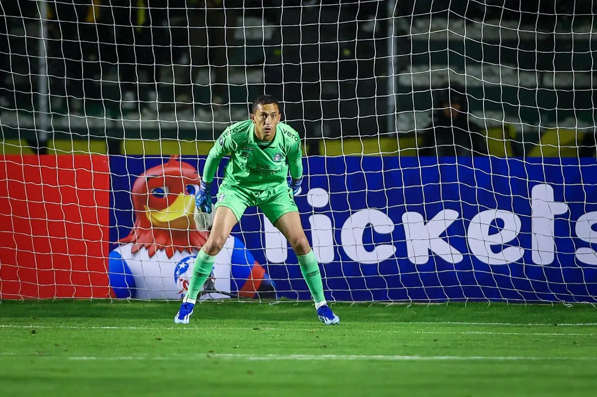 Direção do Grêmio impõe duas "condições" para liberar Marchesín para o Boca Juniors Marchesín pelo Grêmio