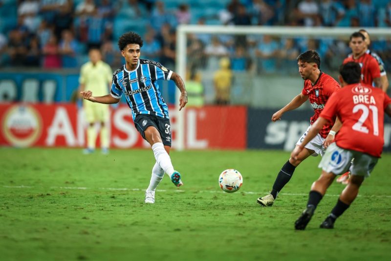 Renato pelo Grêmio escalou Du Queiroz