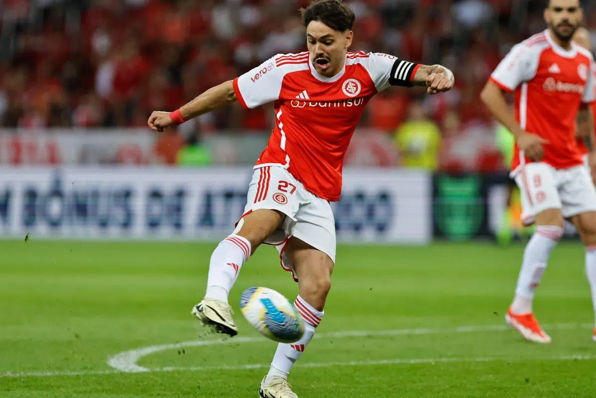 Entenda o motivo que fez Mauricio ser o capitão do time do Inter pela primeira vez Mauricio pelo Inter