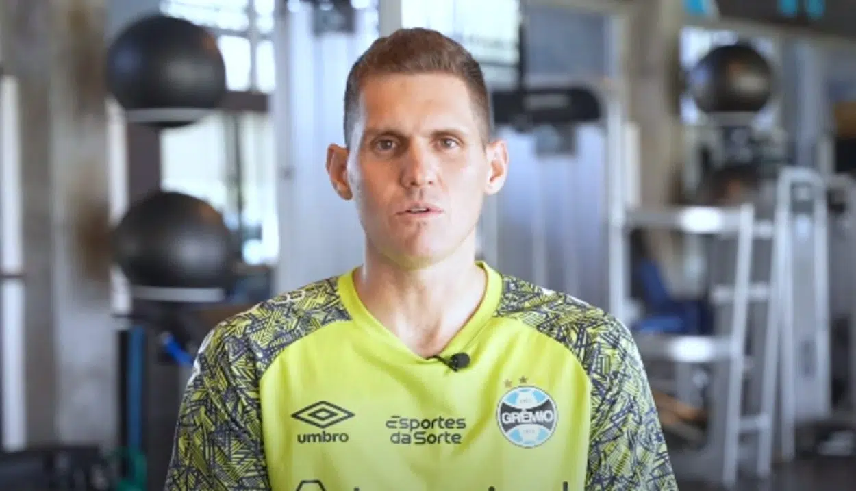 Rafael Cabral cita experiência no Olímpico e se anima por trabalhar com Renato: "Todos falam bem" Rafael Cabral no Grêmio