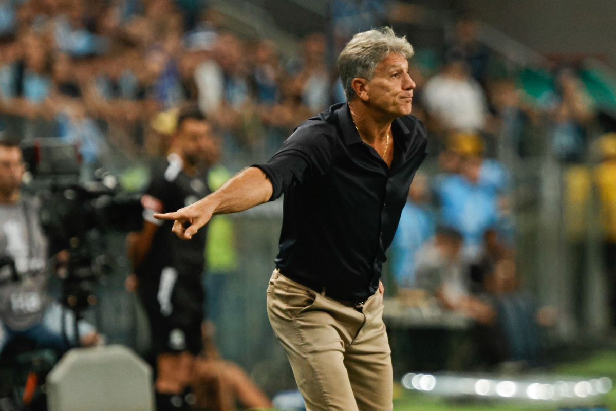 Renato pelo Grêmio em derrota na Libertadores