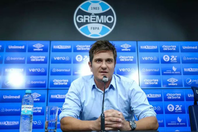 Grêmio diz que Geromel está entendendo o seu novo papel; futuro segue indefinido