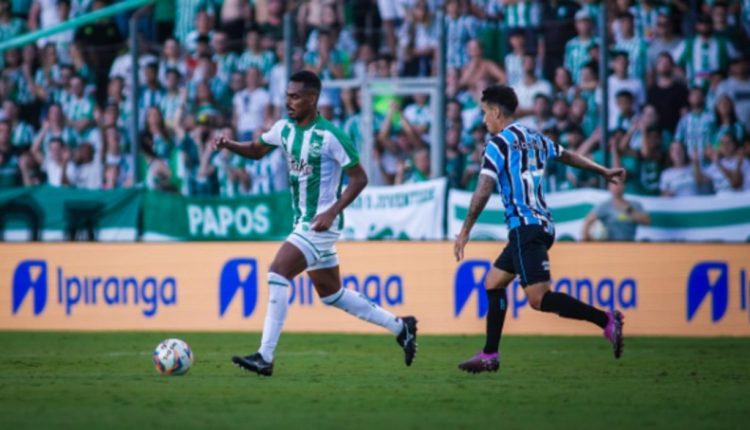 Caíque pelo Grêmio