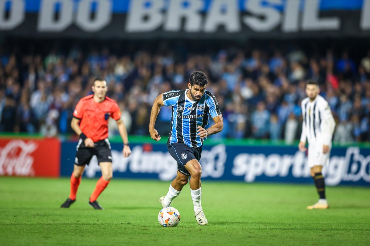 Grêmio marca data para a volta de Diego Costa e pode jogar na Arena antes do prazo Diego Costa pelo Grêmio