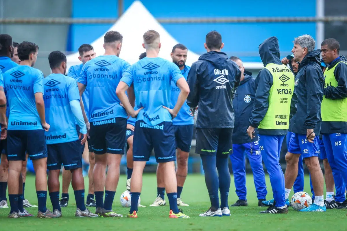 Torcedores do Grêmio desaprovam provável ida do time ao interior de SP; veja comentários Grêmio em novo treino