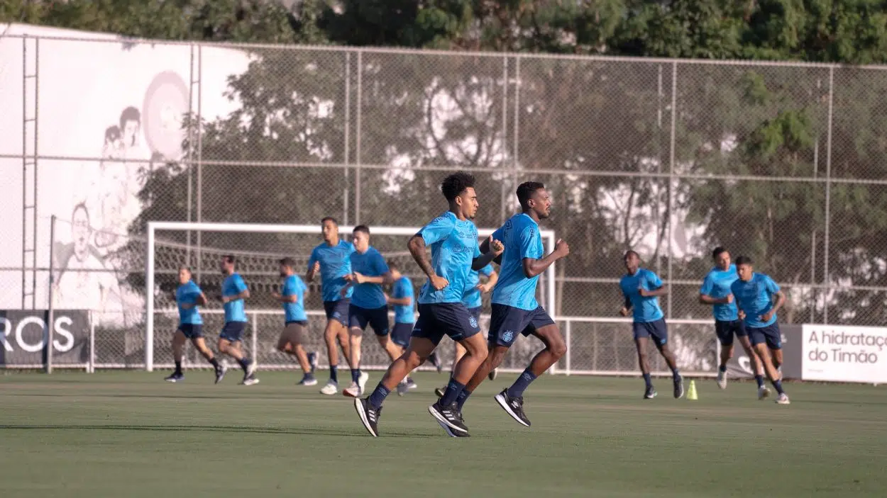 Grêmio admite preocupação com a "parte mental" dos jogadores na volta aos trabalhos Grêmio
