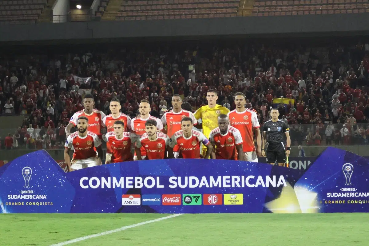 Coudet evita dar desculpas, mas lamenta incertezas sobre o futuro: "Qual campo vamos jogar?" Coudet pelo Inter