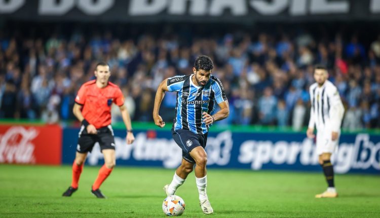 Diego Costa pelo Grêmio