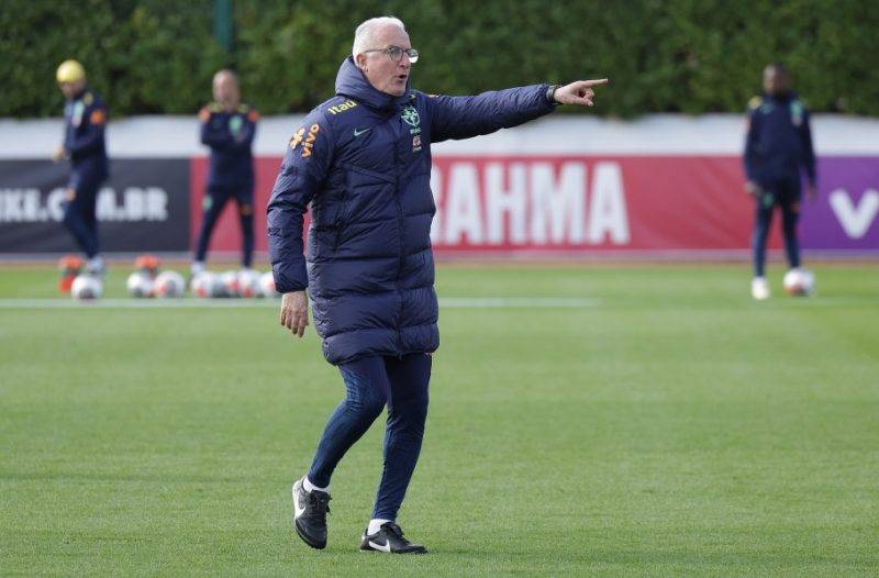 Denilson projeta mudança na comissão técnica do Grêmio e especula substituto Dorival Jr