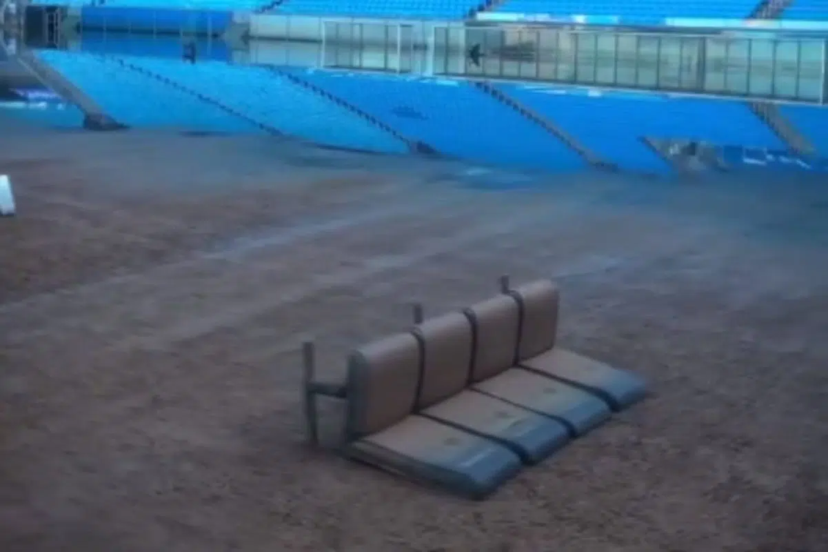 Vídeo atual mostra estragos causados pela enchente no gramado da Arena do Grêmio Arena do Grêmio