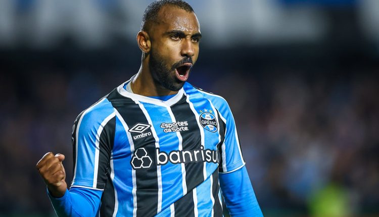 Galdino pelo Grêmio de Renato