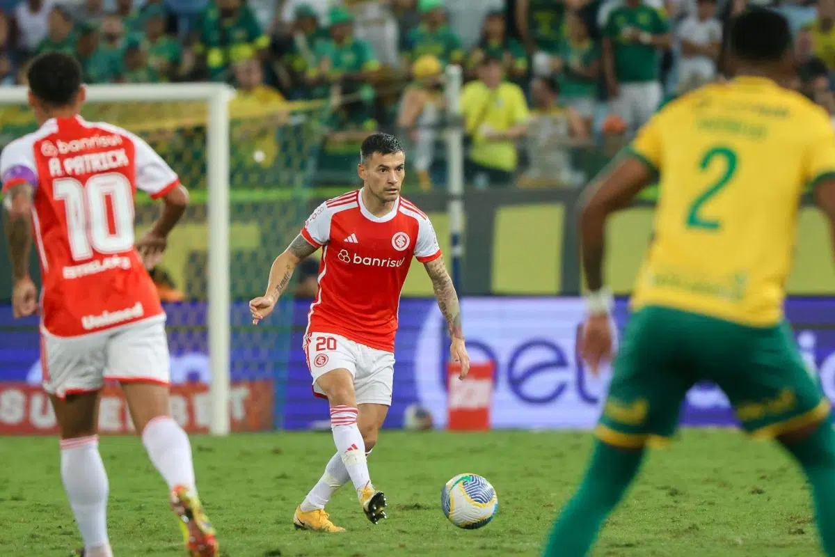 Aránguiz pelo Inter